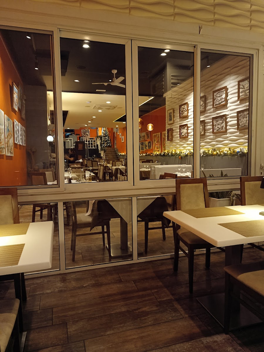 Ferdie's Restaurant & Cocktail Bar Photos 2